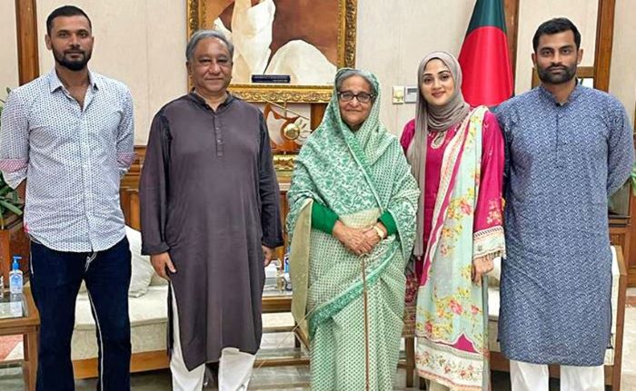 Bangladesh wants Mushrafe to be mentor during WC, Sheikh Hasina agrees