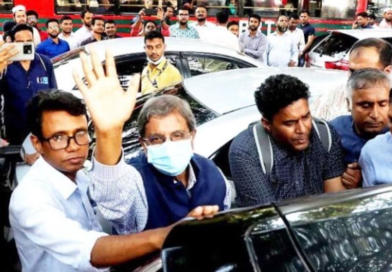 ‘প্রথম আলো’ সম্পাদকের ৬ সপ্তাহের আগাম জামিন ‘প্রথম আলো’ সম্পাদকের ৬ সপ্তাহের আগাম জামিন