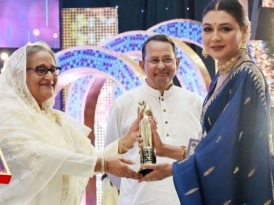Prime Minister Hasina presents National Film Award