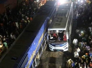 Bus-train collision at Malibagh railgate: Train movement resumes after 2 hours