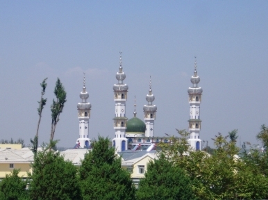 China closing down hundreds of mosques