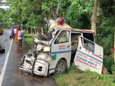 4 killed in truck-ambulance collision in Gopalganj