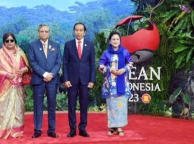 President attends ASEAN Summit in Jakarta