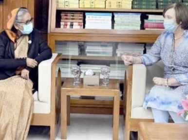 Govt is working to build a developed country by involving women: PM