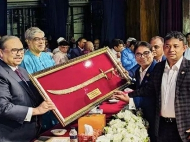 Sword gifted to newly appointed Chief Justice