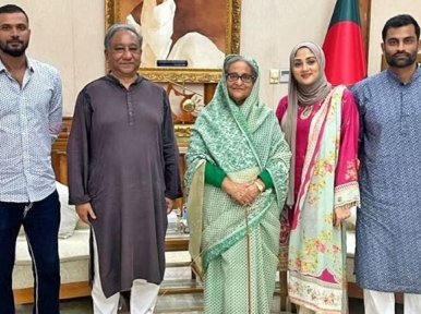Bangladesh wants Mushrafe to be mentor during WC, Sheikh Hasina agrees