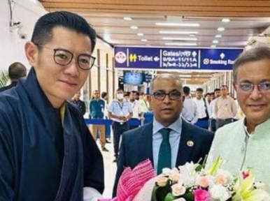 Information Minister welcomes King of Bhutan at airport