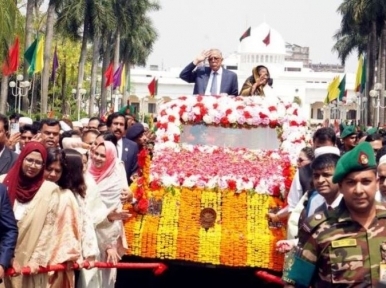 স্বাধীনতার পর এই প্রথম কোন রাষ্ট্রপতিকে আনুষ্ঠানিক বিদায় জানালো বঙ্গভবন