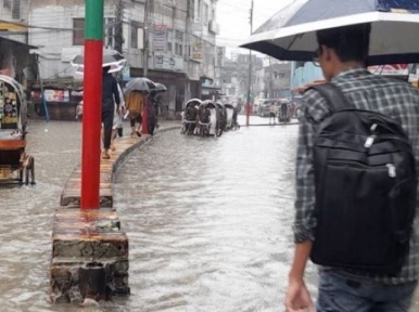 Chittagong city waterlogged after 3 days of continuous rain