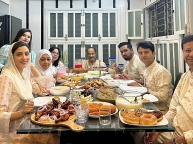 Bidya Sinha Mim and family take part in Iftar, send a message of harmony