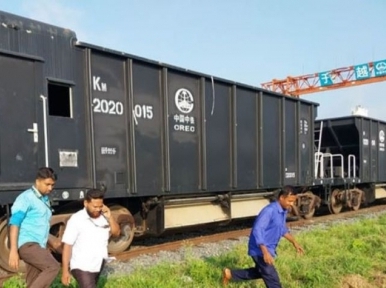 Freight train carries stones over Padma Bridge