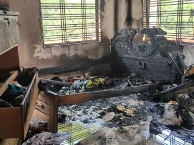 Four of same family burnt in Munshiganj flat explosion