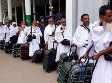 High Court expresses anger at rise in air fares for Hajj pilgrims
