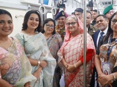 A bunch of stars including Riyaz-Tisha on PM Hasina's metro rail journey