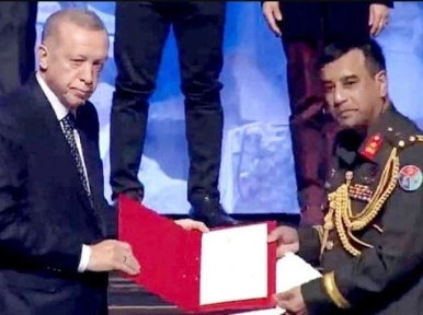 Bangladeshi rescue team receives special honor from Erdogan