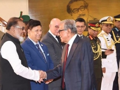 President Hamid in Singapore for health check-up