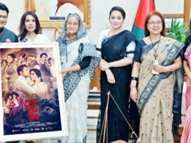 Crew of the movie '1971 Sei Sob Din' meet Prime Minister Hasina