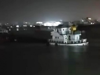 Chittagong: Lighter vessel carrying fertiliser capsizes in Karnaphuli river