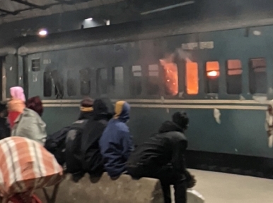 Uttara Express train's compartment set on fire at Joypurhat
