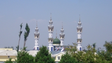 China closing down hundreds of mosques