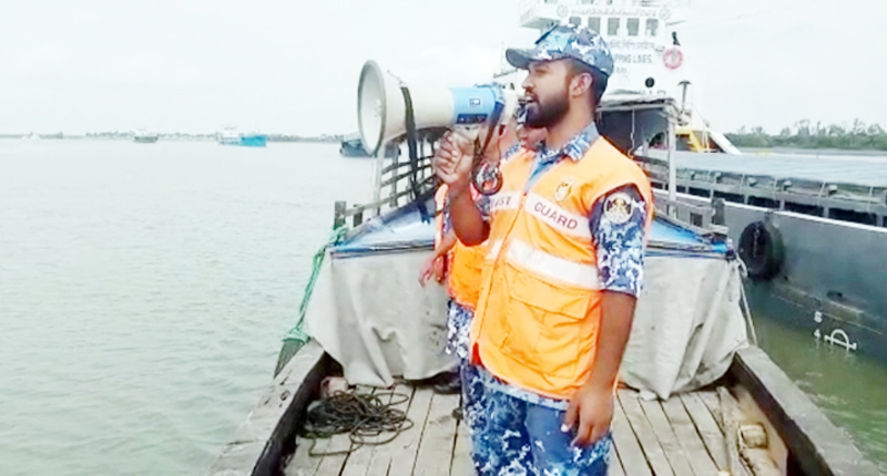 Officials sound alarm in Sundarbans asking residents to move out amidst Cyclone Mocha scare