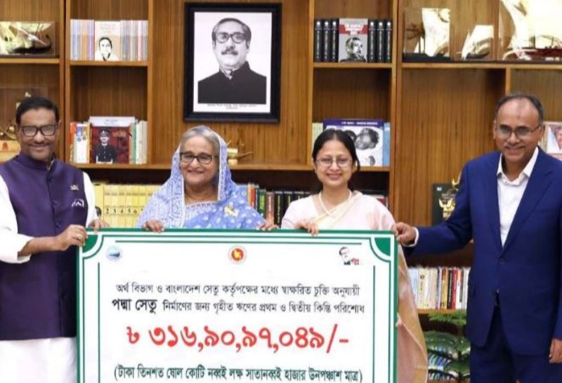 Prime Minister Hasina assures help to Bangabazar traders