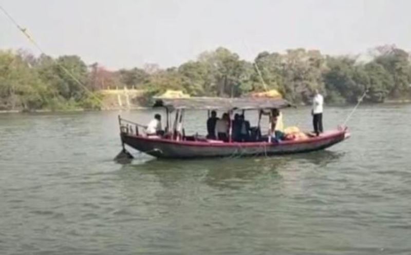 Bangladesh delegation visits Farakka Barrage in West Bengal