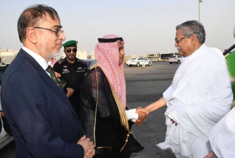 President reaches Saudi Arabia to perform Hajj