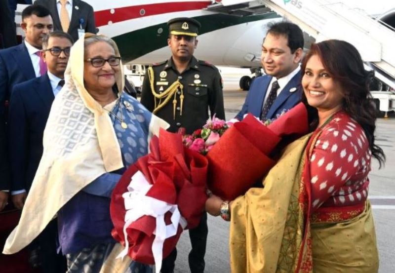 প্রধানমন্ত্রী দোহা পৌঁছেছেন প্রধানমন্ত্রী দোহা পৌঁছেছেন