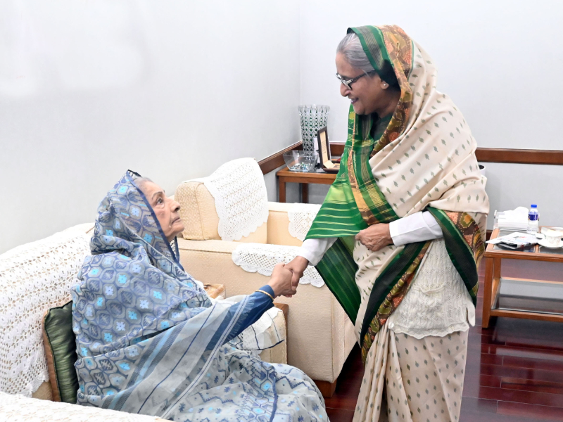 Rowshan meets PM, asks her not to include Jatiya Party in alliance