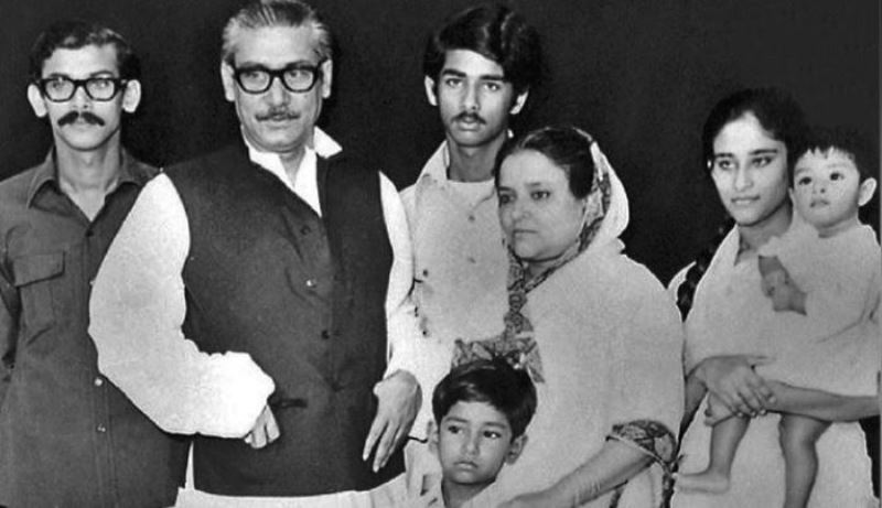 বঙ্গবন্ধুর ছেলে পরিচয় পেয়েই হত্যা করা হয় শেখ কামালকে বঙ্গবন্ধুর ছেলে পরিচয় পেয়েই হত্যা করা হয় শেখ কামালকে