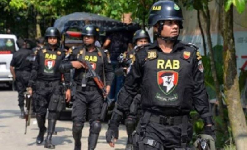 টেকনাফে দুর্গম পাহাড়ে অস্ত্র কারখানার সন্ধান পেয়েছে র্যাব টেকনাফে দুর্গম পাহাড়ে অস্ত্র কারখানার সন্ধান পেয়েছে র্যাব