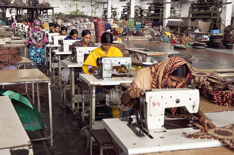 Theft of exportable garment products for a century and a half: 4 arrested Theft of exportable garment products for a century and a half: 4 arrested