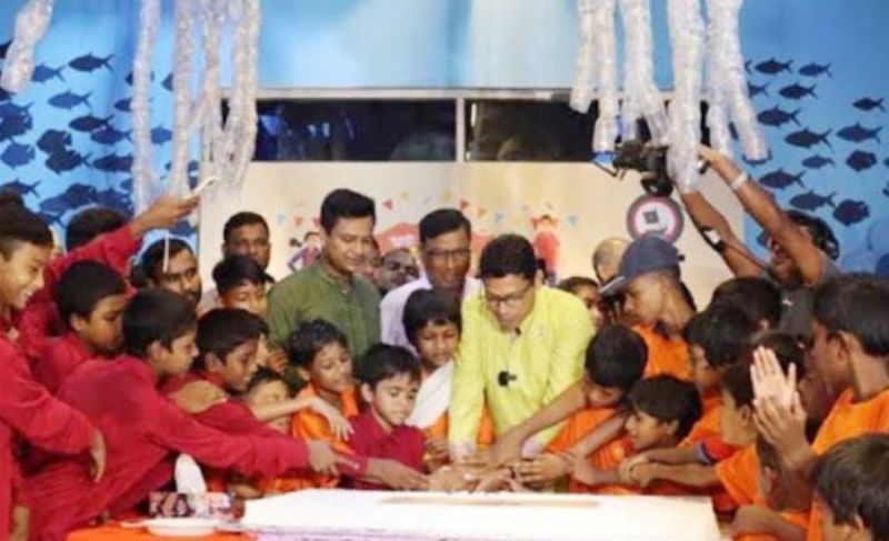 Palak celebrates Sheikh Hasina's birthday with street children Palak celebrates Sheikh Hasina's birthday with street children