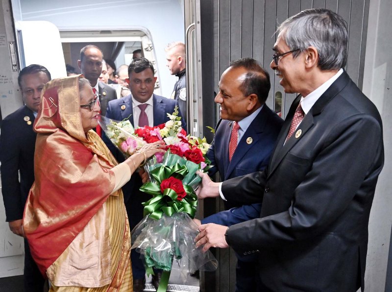PM reaches New York PM reaches New York