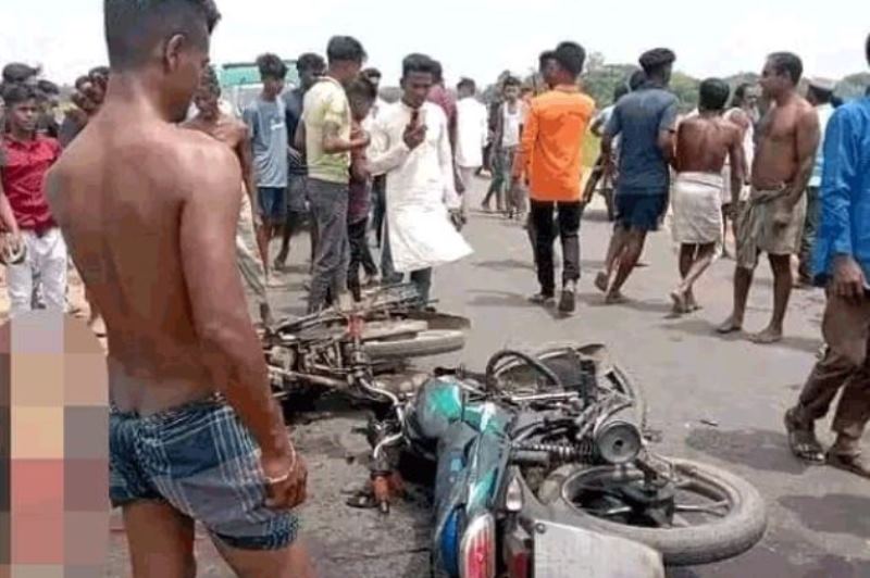 Netrokona: 3 killed in road mishap on Eid Netrokona: 3 killed in road mishap on Eid