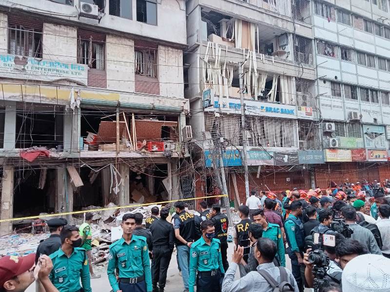 গুলিস্তান বিস্ফোরণ: হাসপাতালে আহত ১ জনের মৃত্যু, মৃতের সংখ্যা বেড়ে ২১ গুলিস্তান বিস্ফোরণ: হাসপাতালে আহত ১ জনের মৃত্যু, মৃতের সংখ্যা বেড়ে ২১