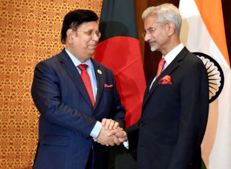 Momen congratulates Jaishankar on successful conclusion of G-20 meet