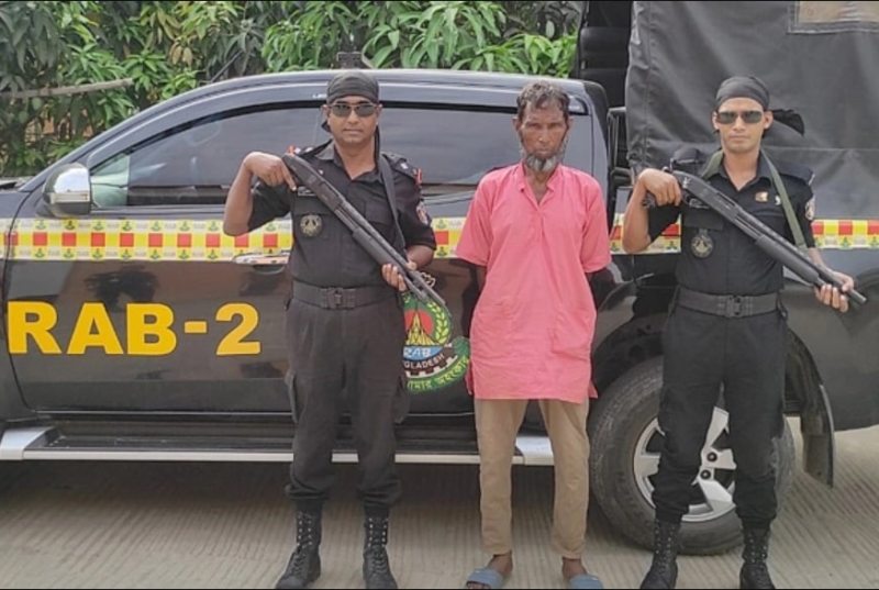 মানবতাবিরোধী অপরাধ মামলার পলাতক আসামি গ্রেফতার মানবতাবিরোধী অপরাধ মামলার পলাতক আসামি গ্রেফতার