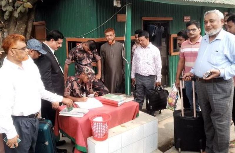 Immigration operation resumed at Sonamasjid Land Port after 3 years Immigration operation resumed at Sonamasjid Land Port after 3 years