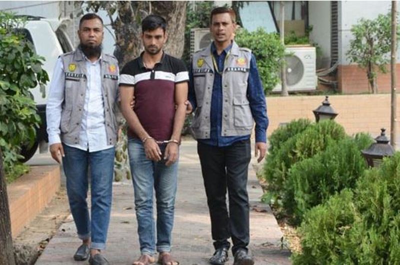 ডাচ্-বাংলার টাকা ছিনতাই: মূল পরিকল্পনাকারী সোহেল গ্রেফতার ডাচ্-বাংলার টাকা ছিনতাই: মূল পরিকল্পনাকারী সোহেল গ্রেফতার