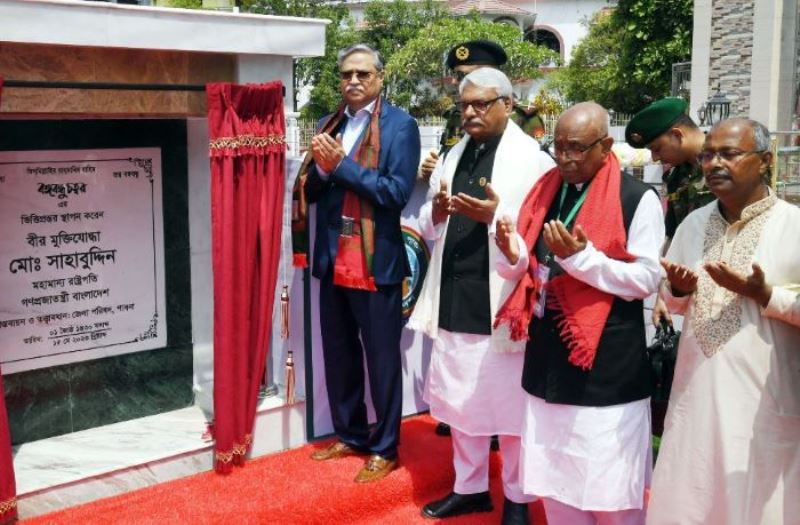 President lays foundation stone of Bangabandhu Chattar in Pabna