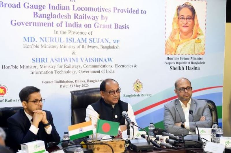 India hands over 20 broad gauge locomotives to Bangladesh India hands over 20 broad gauge locomotives to Bangladesh