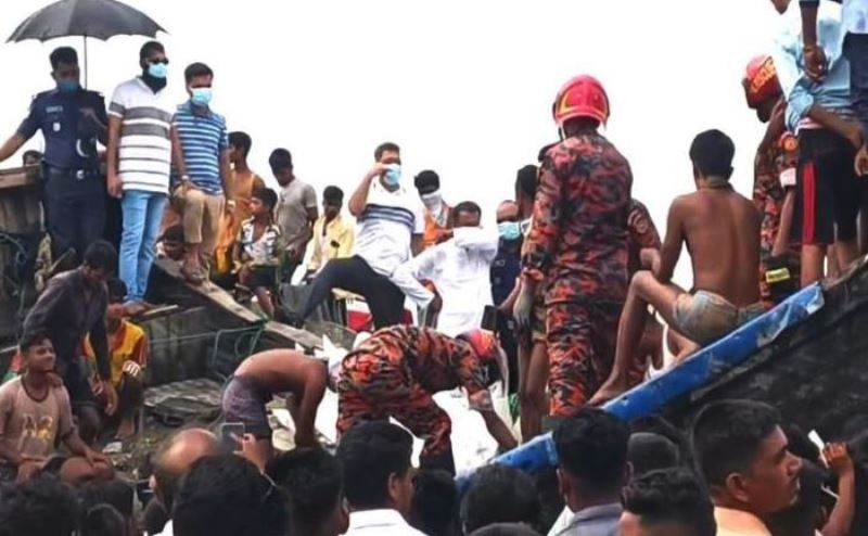 10 half-melted bodies recovered from sinking trawler in Cox's Bazar