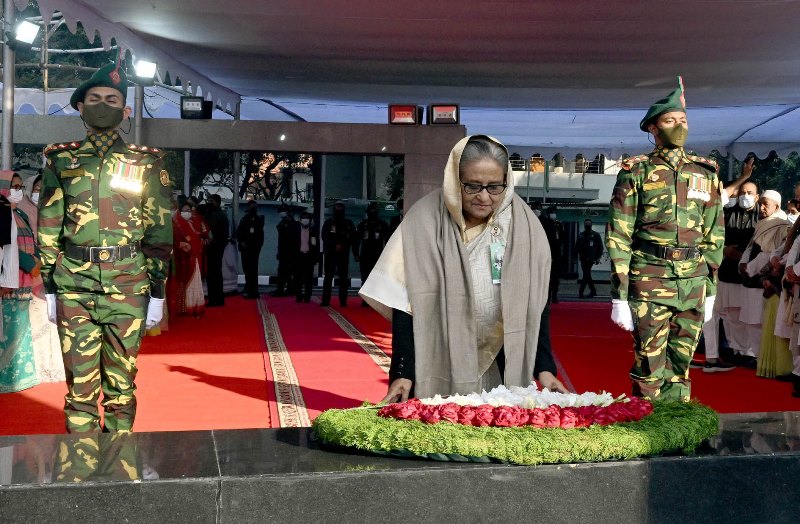PM pays tribute to the memory of Bangabandhu on his Homecoming Day