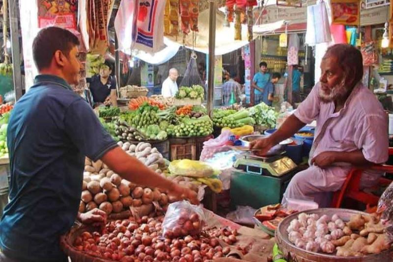 Onion price going down after India allows its export