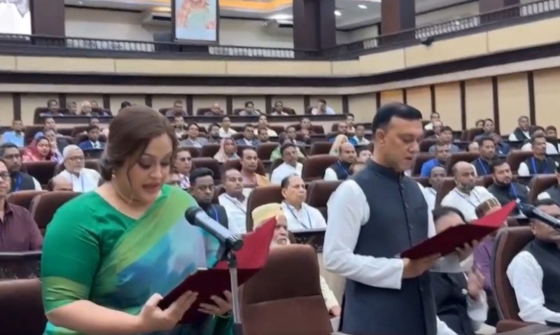 Newly elected mayors of two cities take oath