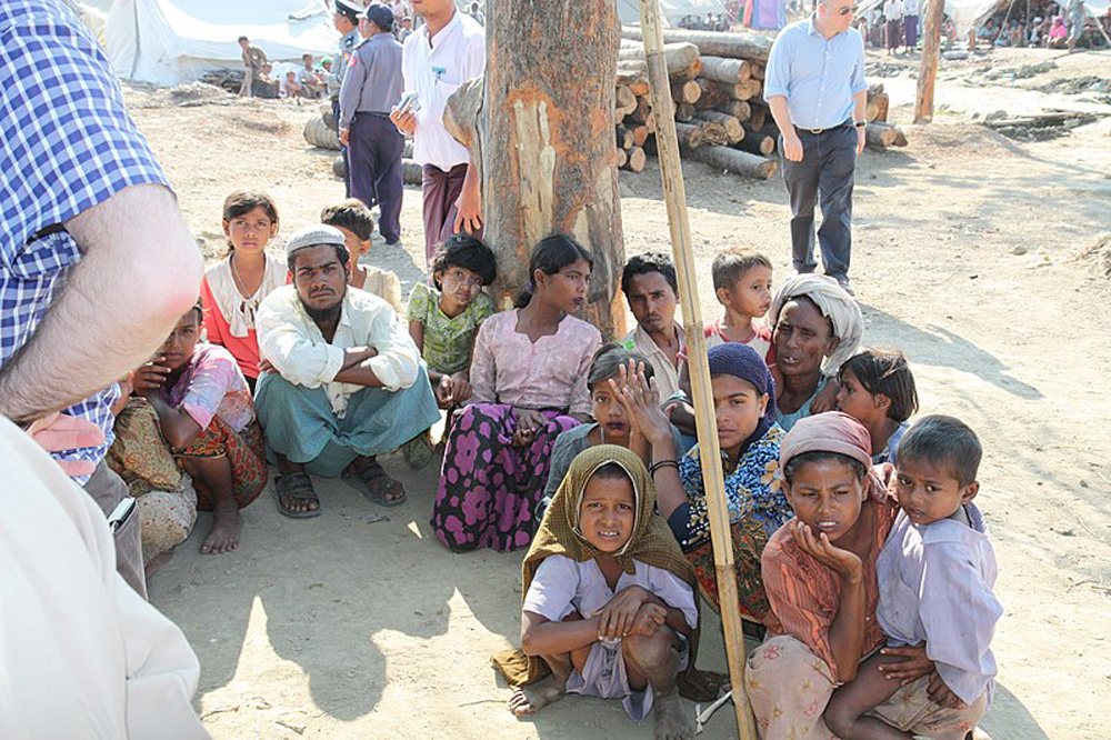 Myanmar's heavy weapons in the hands of Rohingya, panic in the camp