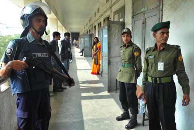 Bangladesh votes amid violence