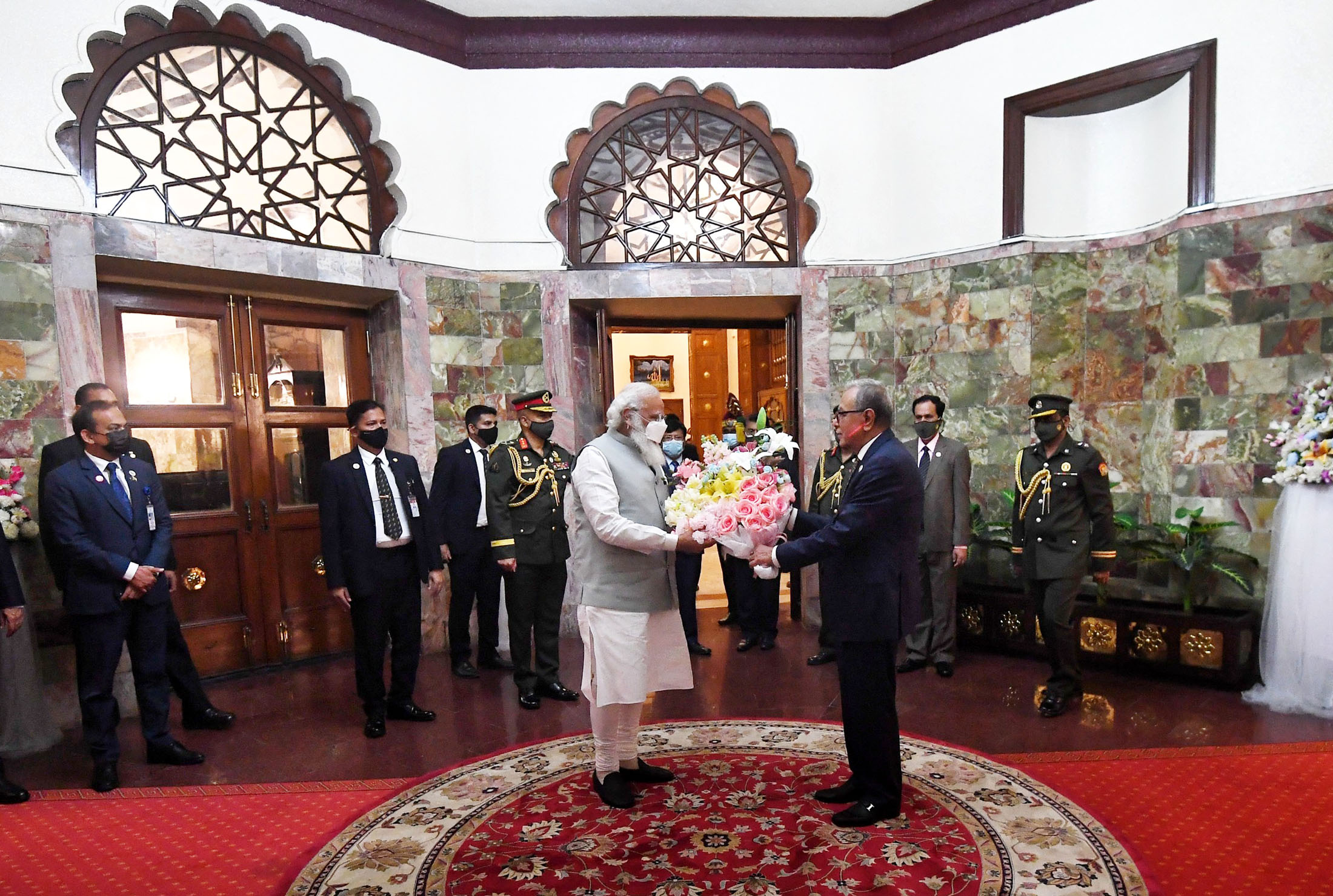 Indian PM Narendra Modi meets President Hamid
